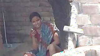 Desi village girl showing her pussy to the neighbor