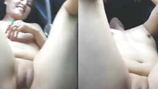 girlfriend getting her pussy fingers in the car