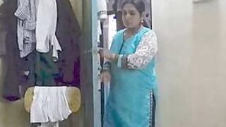 Desi aunt nude change