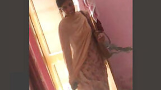 Desi slut wife with her new lover leaked MMS