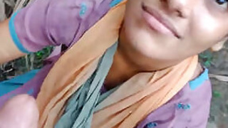 Sexy desi indian girl loves sucking bf's cock in khet mms leaked video clip