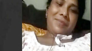 Bhabi Showing Her Pussy On VideoCall