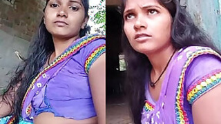 hot Village housewife bhabhi sanjana desai hot navel show