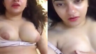 Indian beauty plays with nice XXX boobs rubs cunny while dreaming about chudai