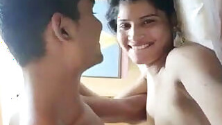 Desi Cute wife sucking and fucking Vdo