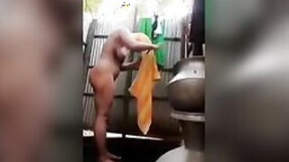 Young girl shows her naked body to Desi's boyfriend in the shower