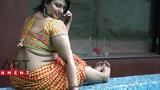 Desi babe shows her amazing curves and orgasms as well