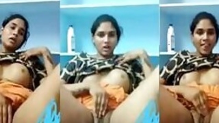 Desi girl shows pussy to XXX lover via video link and becomes MMS