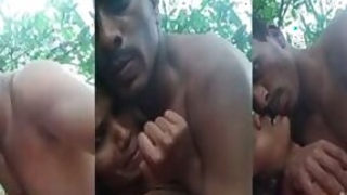 Rustic Indian lovers XXX have fun having nice sex outdoors MMS video