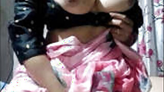 The bhabhis let you play with your tits with your pussy