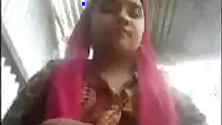 Desi Girl, Her Boobs and Finger Wanking