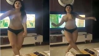 Sexy Pakistani Call Girl Dancing Topless